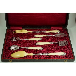 https://antyki-urbaniak.pl/1917-12333-thickbox/cutlery-for-starters-and-salad-silver-e-ernie-paris-4th-quarter-of-the-19th-century.jpg