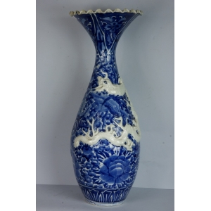 https://antyki-urbaniak.pl/202-1042-thickbox/vase-with-dragons-china-19th-century.jpg