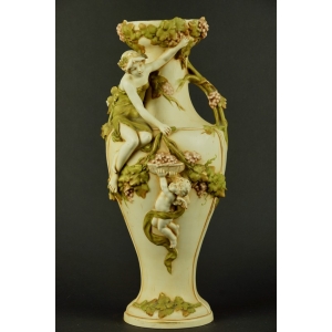 https://antyki-urbaniak.pl/2908-19643-thickbox/vase-grain-royal-dux-bohemia-art-nouveau-circa-1900.jpg