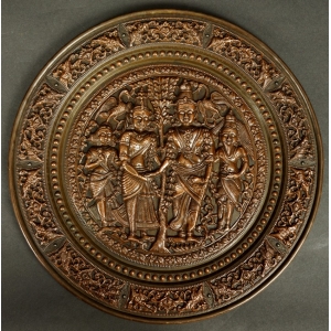 https://antyki-urbaniak.pl/3413-24674-thickbox/plate-wedding-stage-copper-bronze-india-19th-20th-century.jpg