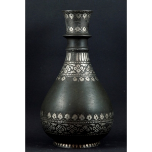 https://antyki-urbaniak.pl/3592-26535-thickbox/vase-steel-silver-middle-east-19th-century.jpg