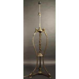 https://antyki-urbaniak.pl/3652-28496-thickbox/standing-lamp-patinated-bronze-19th-20th-century.jpg