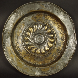 https://antyki-urbaniak.pl/3709-27042-thickbox/nuremberg-bowl-brass-16th-century.jpg