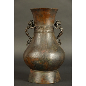 https://antyki-urbaniak.pl/3733-27066-thickbox/lion-vase-bronze-14th-16th-century-china-late-yuan-early-ming-dynasty.jpg