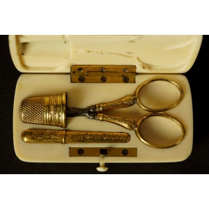 https://antyki-urbaniak.pl/3874-29182-thickbox/sewing-box-gilded-silver-bone-france-2nd-half-of-the-19th-century-19th-century.jpg