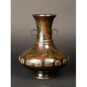 https://antyki-urbaniak.pl/3906-29451-thickbox/-vase-bronze-ming-dynasty-1368-1644-china.jpg