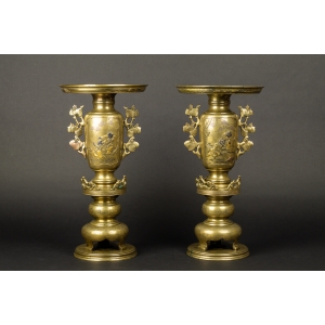 https://antyki-urbaniak.pl/3977-30879-thickbox/-pair-of-usubata-vases-bronze-gold-silver-japan-meiji-era-1868-1912.jpg