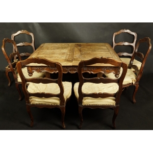 https://antyki-urbaniak.pl/4054-32244-thickbox/table-and-six-chairs-walnut-first-half-18th-19th-century.jpg