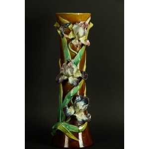 https://antyki-urbaniak.pl/4380-35850-thickbox/vase-with-irises-art-nouveau-circa-1900-majolica.jpg