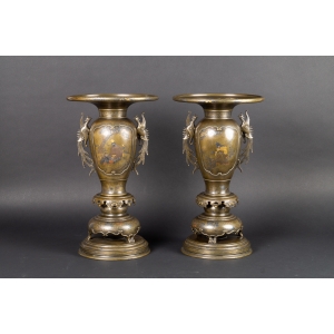 https://antyki-urbaniak.pl/4532-37457-thickbox/-pair-of-vases-usubata-bronze-gold-silver-japan-meiji-era-1868-1912.jpg