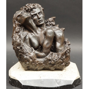 https://antyki-urbaniak.pl/4839-40729-thickbox/in-the-embraces-carlos-patinated-bronze-20th-century.jpg