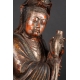 +GUANYIN Z PSEM FOO, Chiny, dynastia Qing, XVIII w, drewno polichromowane. 