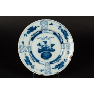https://antyki-urbaniak.pl/5004-42405-thickbox/-chinoiserie-plate-delft-netherlands-18th-century.jpg