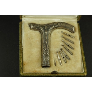 https://antyki-urbaniak.pl/5054-42934-thickbox/umbrella-handle-sterling-silver-france-19th-20th-century.jpg