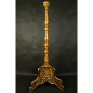 https://antyki-urbaniak.pl/5140-43957-thickbox/basis-for-a-candle-holder-walnut-wood-17th-18th-century.jpg