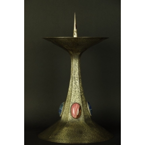 https://antyki-urbaniak.pl/5221-44828-thickbox/candle-holder-with-stones-silver-plated-brass-first-half-of-the-19th-century-twentieth-century.jpg