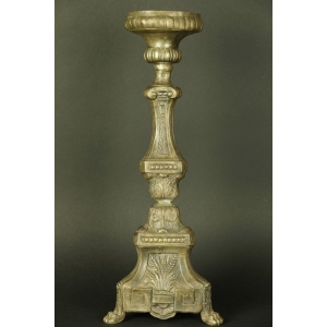 https://antyki-urbaniak.pl/5222-44834-thickbox/a-candle-holder-with-an-eye-of-providence-brass-19th-century.jpg